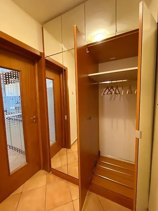 בוקרשט Lovely & Quiet 1-Bedroom Condo With Free Parking דירה