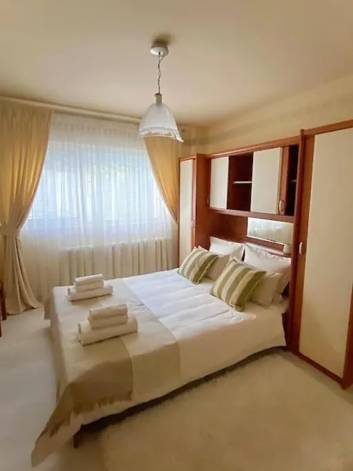 Lovely & Quiet 1-Bedroom Condo With Free Parking Bucharest